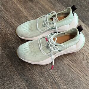 Sorel Women’s Explorer Defy Low Light Green Tennis Shoe Size 6.5